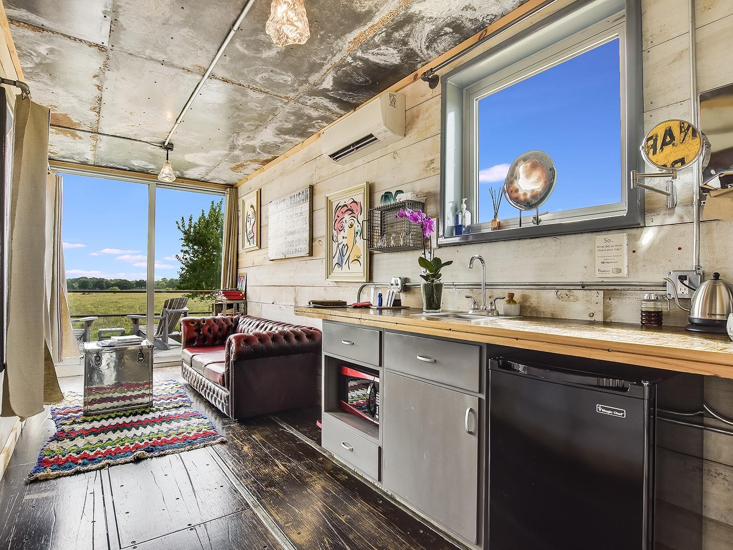 Flophouze Shipping Container Hotel Round Top Exterior foto